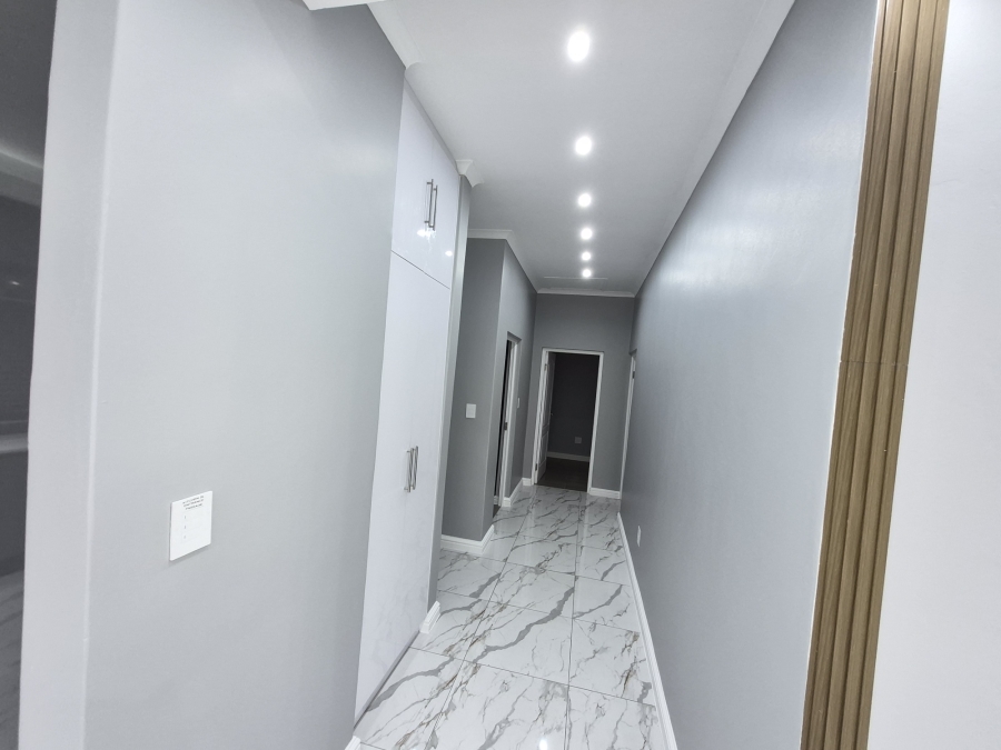 To Let 3 Bedroom Property for Rent in Crawford Western Cape
